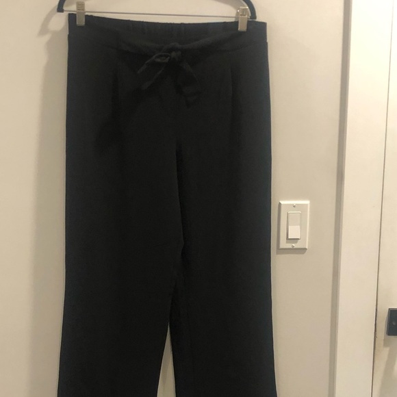 Front tied wide legged pants - Picture 1 of 6